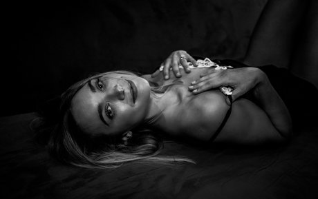 Natalie Decker naked actress gallery