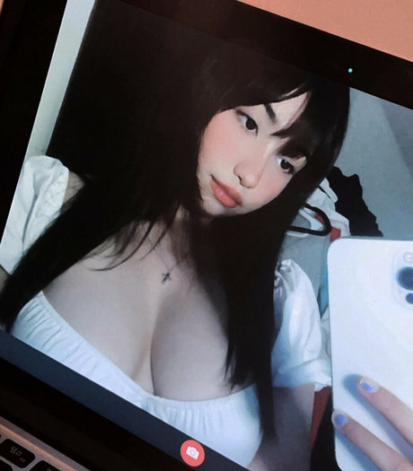 Suilios hot pornstar img