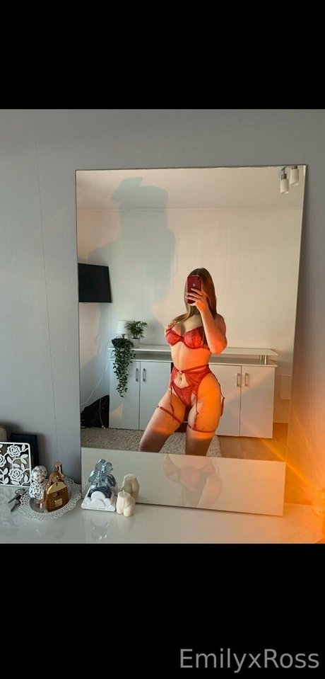 emilyxross free star pics