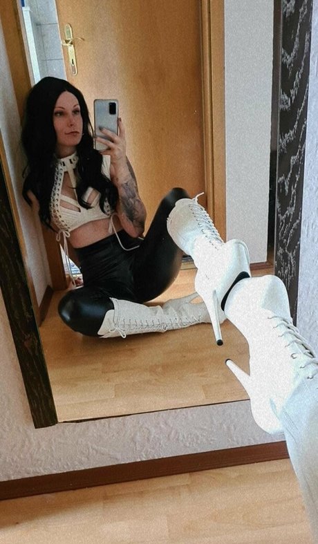 ladyelvendoll pornstar perfect pics