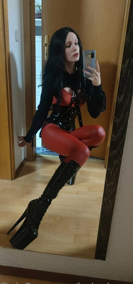 ladyelvendoll adult model gallery