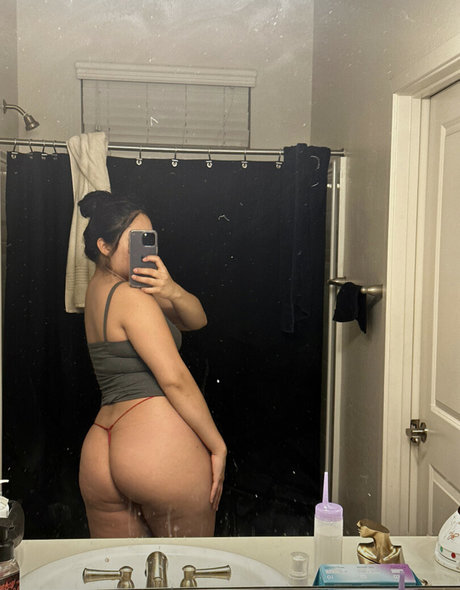 Rossaaayyyy pretty model img