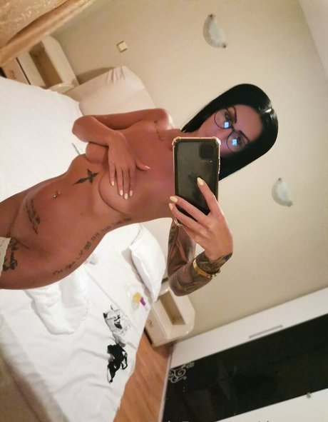 Dyannas sex model pic