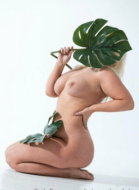 juicysykepleier model nice pics