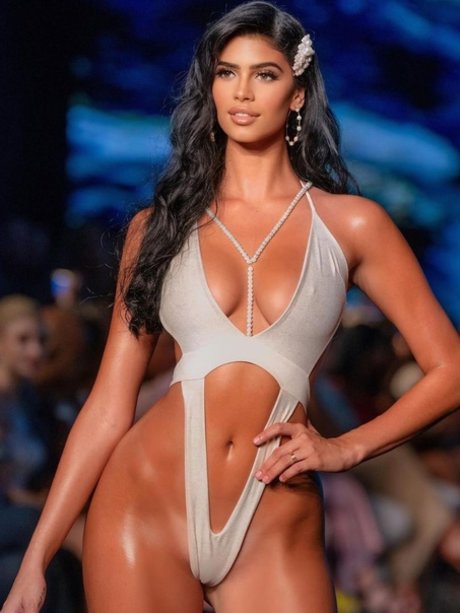 Lucciana Beynon model xxx photos