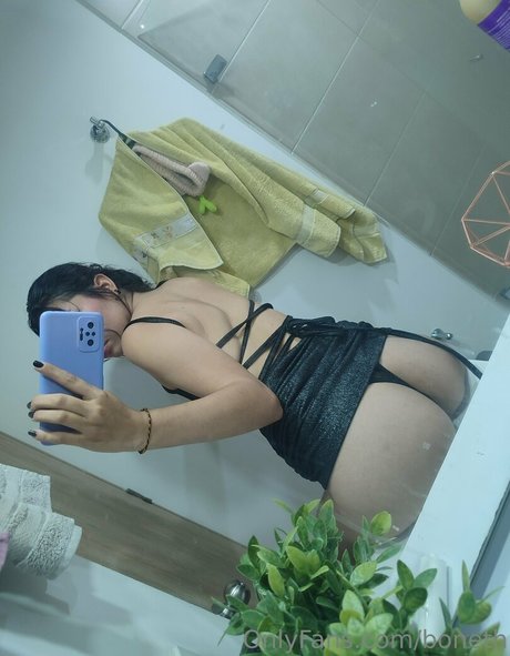 boneth pornstar nude pic