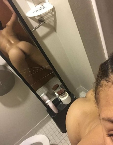 bonniexclyde18 star nudes images