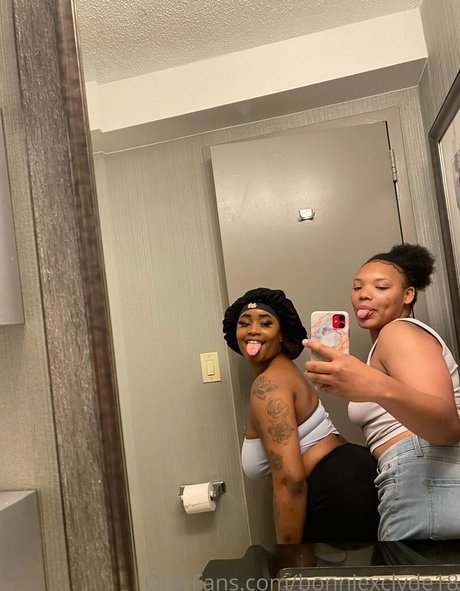 bonniexclyde18 model adult pic