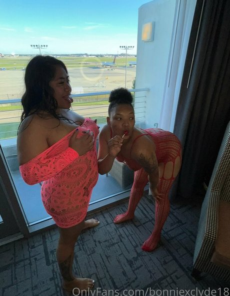 bonniexclyde18 art pornstar galleries