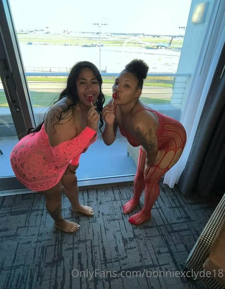 bonniexclyde18 model art img