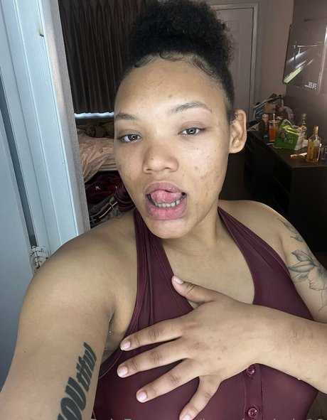 bonniexclyde18 naked model galleries