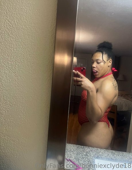 bonniexclyde18 nudes actress gallery