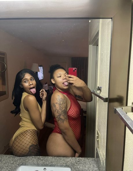 bonniexclyde18 sex model galleries