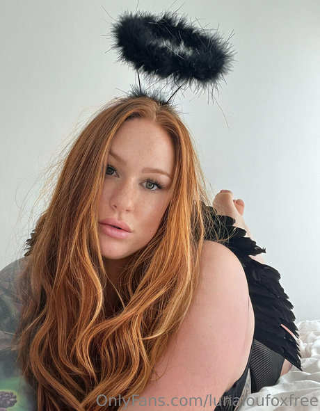 lunaloufoxfree pornstar sexy images