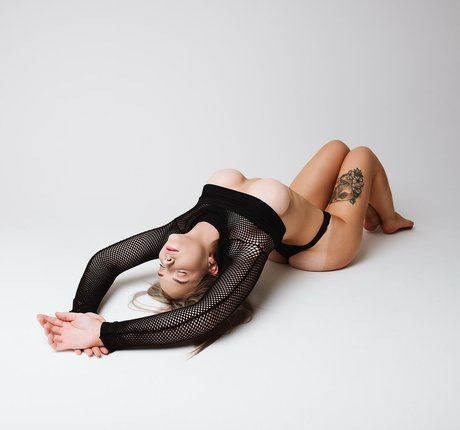 Elevatorangel sex actress photo