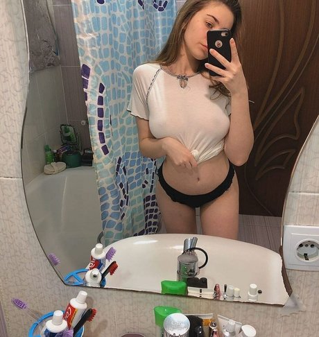 Sluzaika nudes model photo