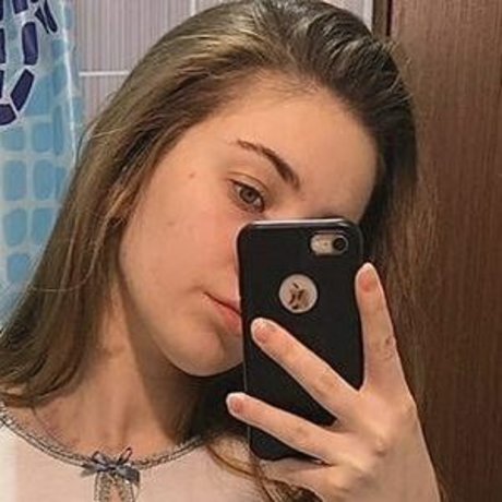 Sluzaika star hot photo