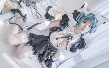 Yuki Neko adult model img