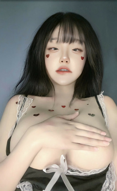 byzeko 02 naked pornstar img