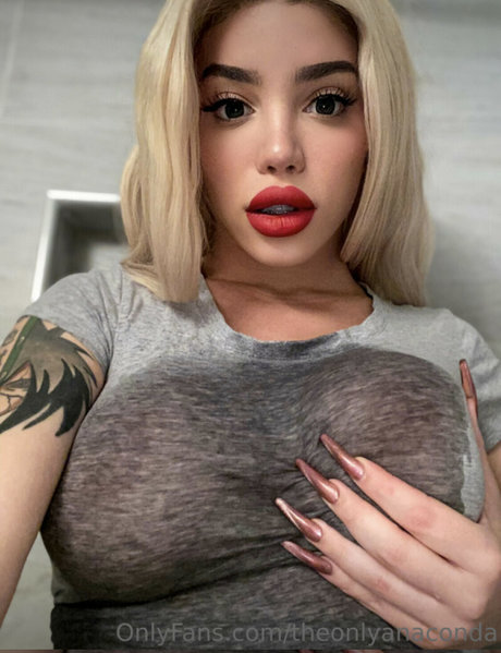 Andrea Anaconda erotic model galleries