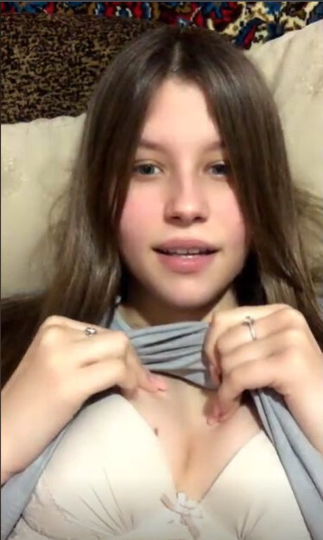 Lacmiiii pornographic model img