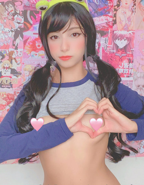 annekuronofree pornstar nude photos