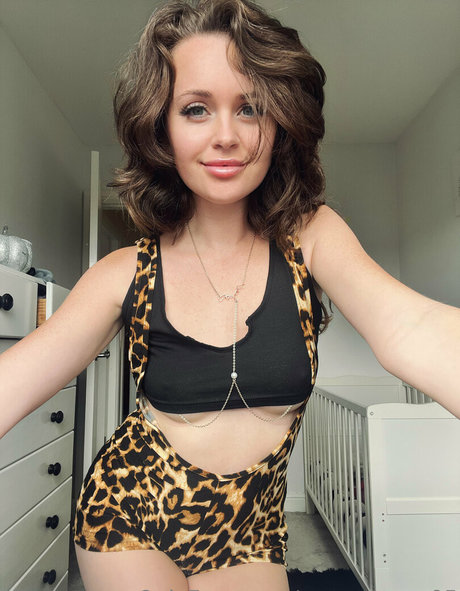 mamamegs95 high quality actress pic