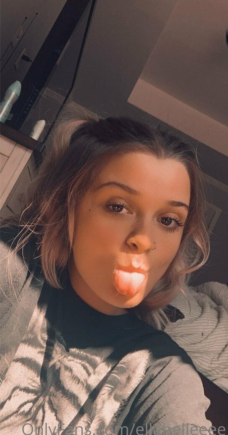 ellabelleeee nudes model gallery