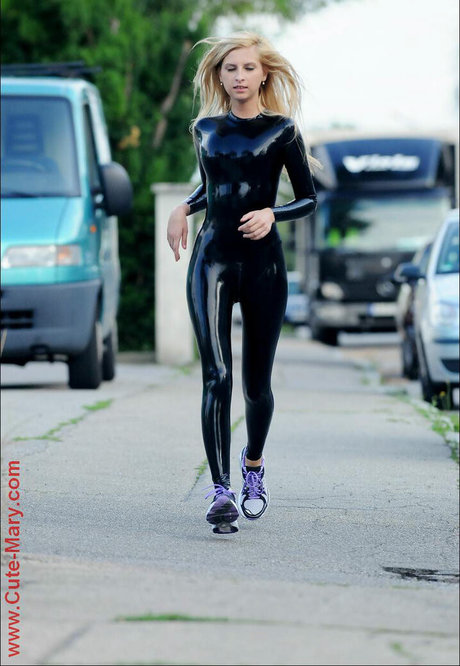 Cute Mary hot model img