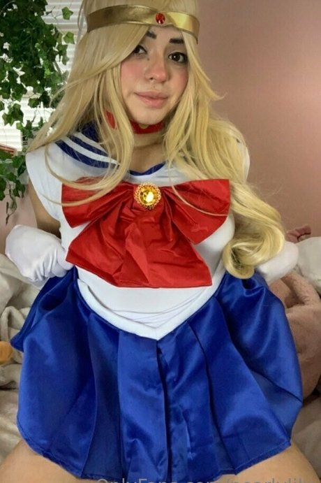 pearlylily erotic star photo