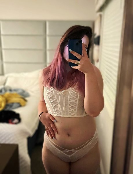 Strawbre model hot gallery