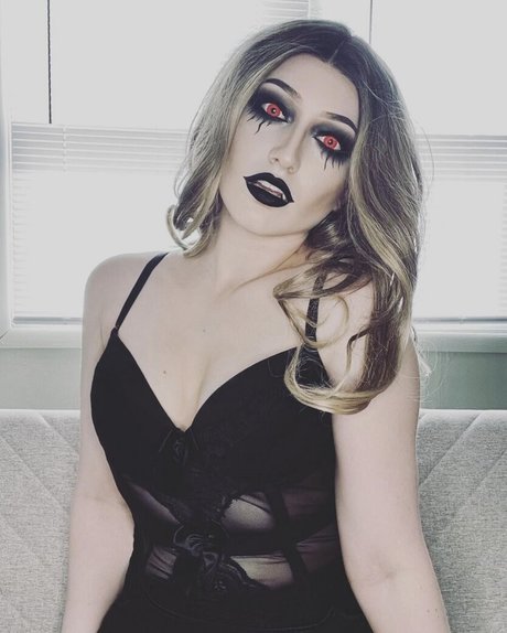 MaisieLynnie star beautiful pics