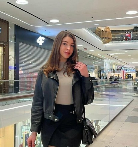 lilu20 porn model galleries