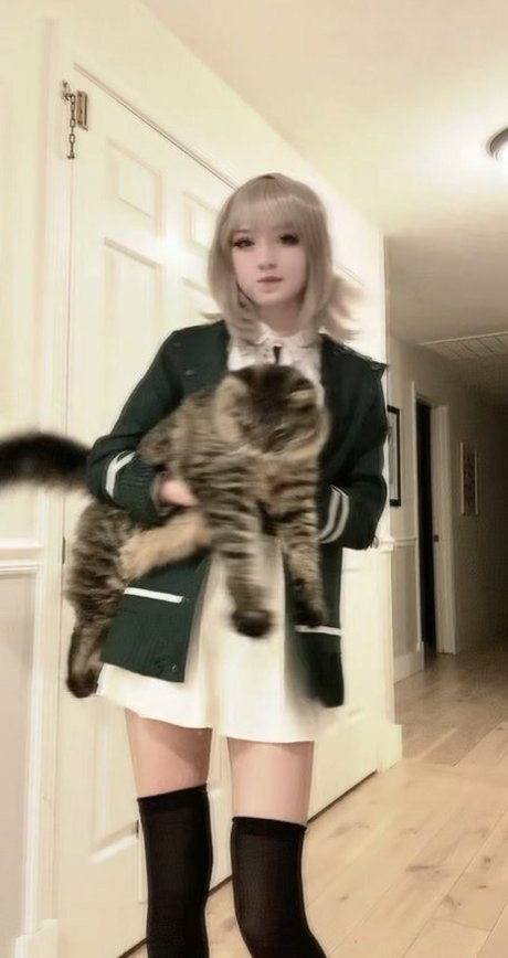 luxumine exclusive model photo