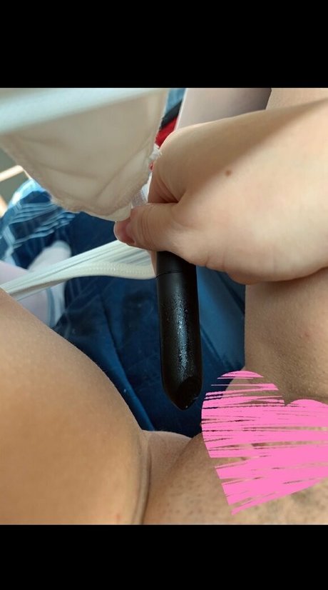 X Little Bear pretty actress pic