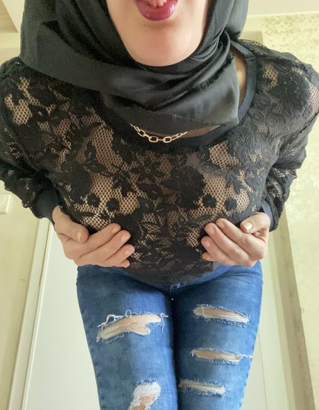 arabiano naked model pictures