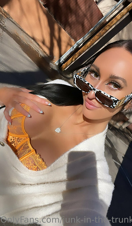 elleventures pornstar nude photos