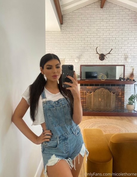 nicolethorne model high quality pics