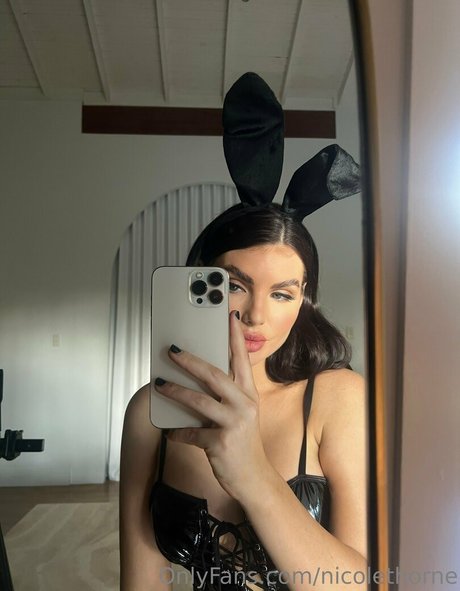 nicolethorne model naked gallery