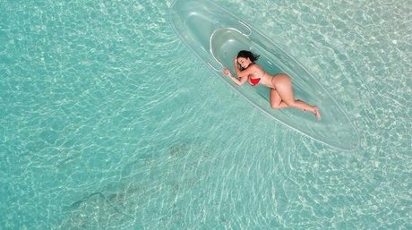 vickylicious exclusive model pic