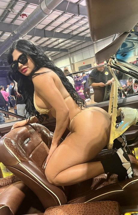 Azleal nudes model picture