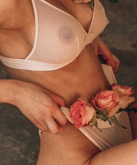 julisewka pornstar high quality image