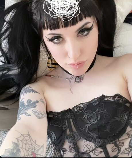 Deadgjrl pornographic actress pic