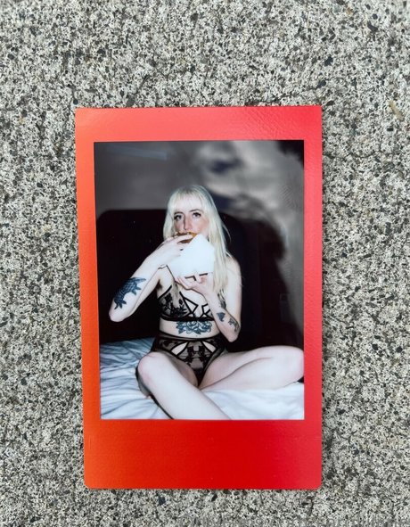 caroliiiiine adult star images