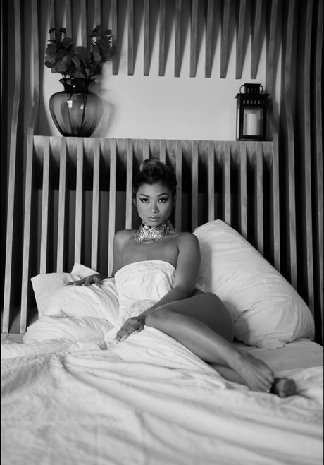 Naomi Black star erotic photo