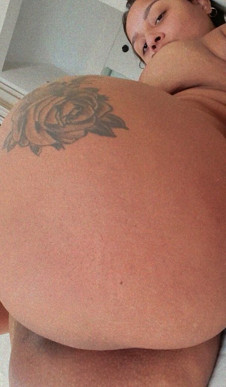 negrapomposa 28 exclusive model picture