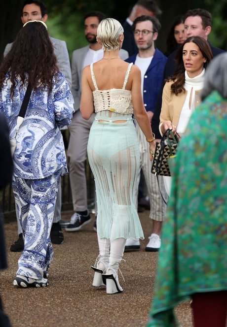 Iris Law xxx pornstar photos