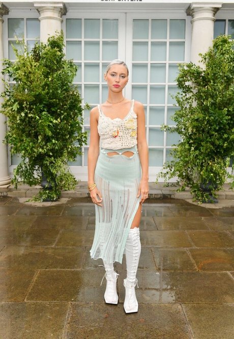 Iris Law beautiful actress pictures