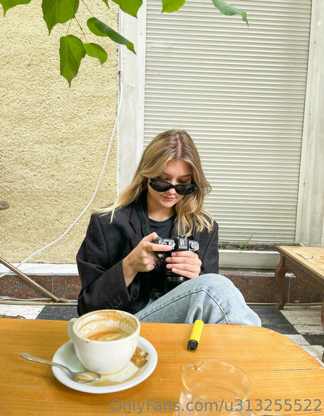 pervokursnica pornstar sex pictures