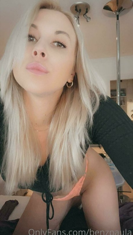 benzpaula sex pornstar photo